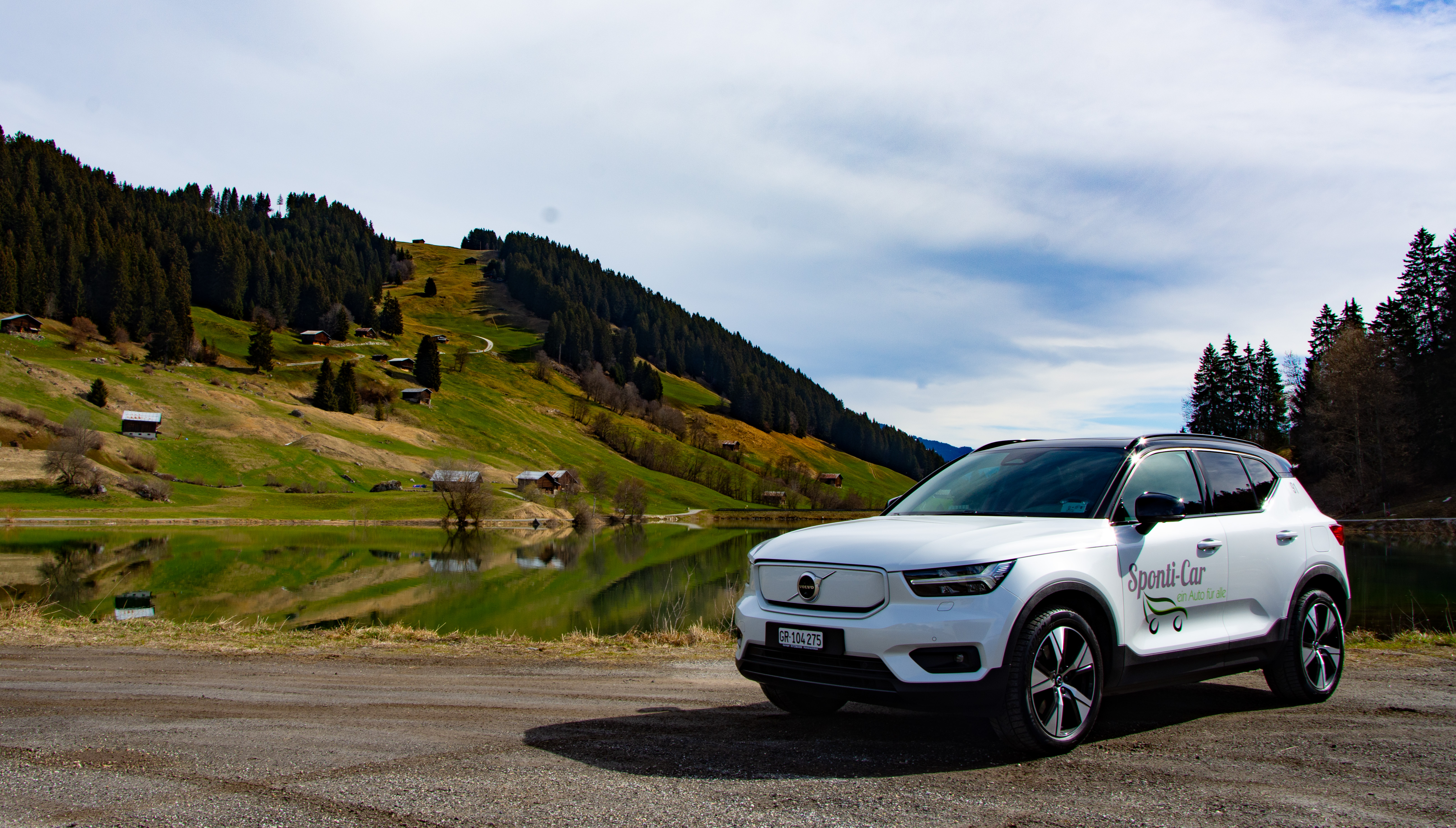 Sponti-Car im Pradas Resort: E-Mobilität für Gäste | Schweizer ...